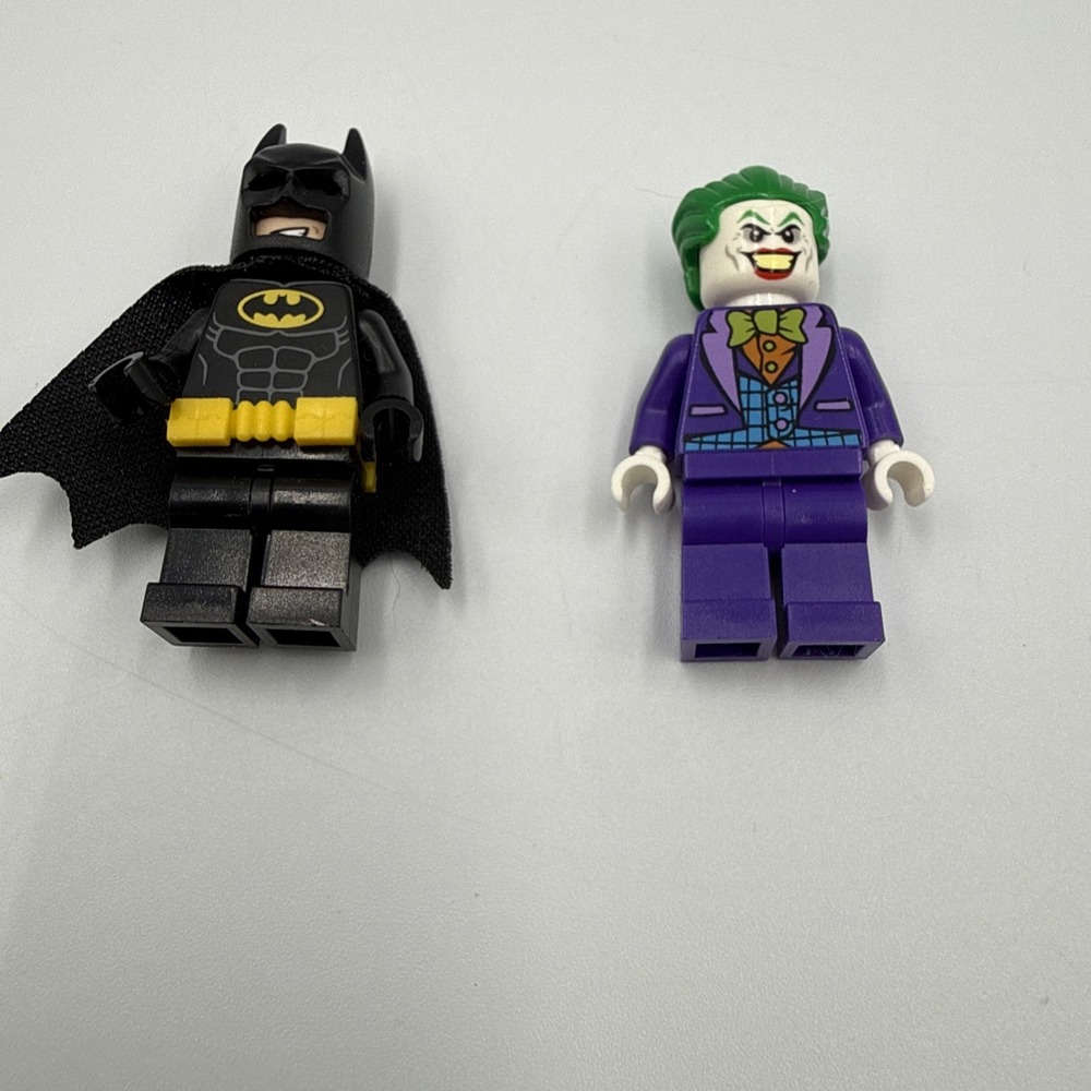 LEGO LOT OF 2 SUPER HERO MINIFIGURES JOKER & BATMAN